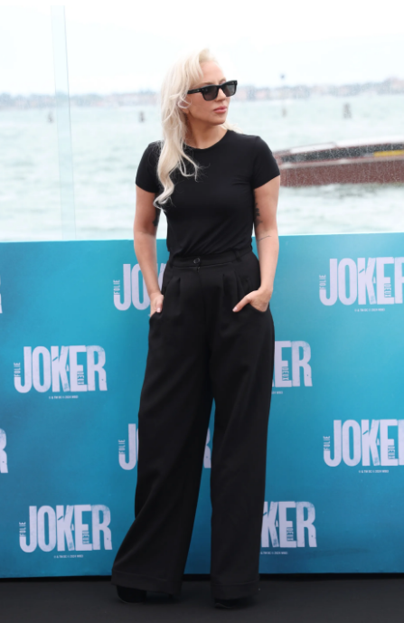 Lady Gaga combines the perfect look 