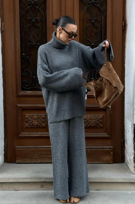 Knitted trousers, warm and elegant, are the winter trend you can wear 7 days a week