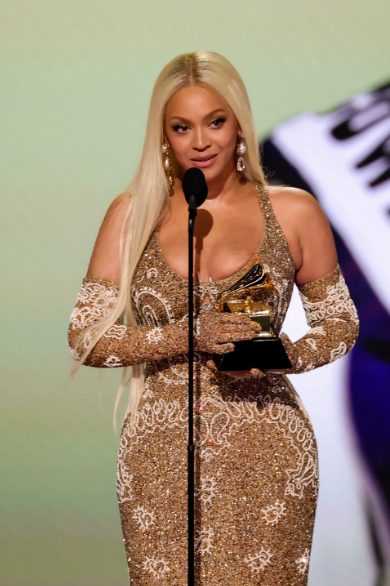 Haute Couture Rodeo: Beyoncé presents Schiaparelli's version of western style at the 2025 Grammy Awards.
