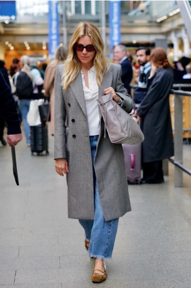 Sienna Miller in ripped jeans and ballet flats: the casual boho look for spring 2025