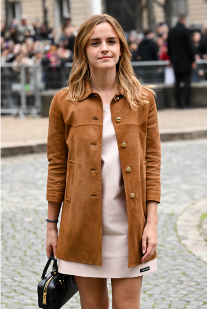 Emma Watson shows that she relies exclusively on mini dresses.