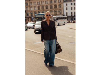 Jeans and blazer - the stylish and reliable combination in 6 trendy outfit ideas for autumn 2024v