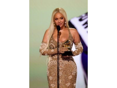Haute Couture Rodeo: Beyoncé presents Schiaparelli's version of western style at the 2025 Grammy Awards.