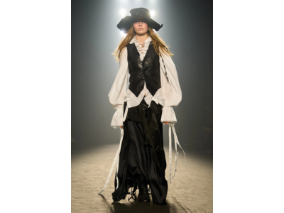 Rough, bold, free - the pirate spirit of fashion in 2025.