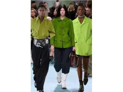 Green blazer: this trend will have maximum effect this spring.