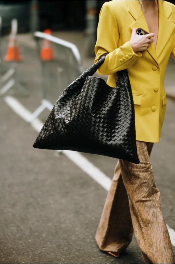 Аксесоари и стилове в уличен стил на Fashion Week NY Аксесоари и стилове в уличен стил на Fashion Week NY 2