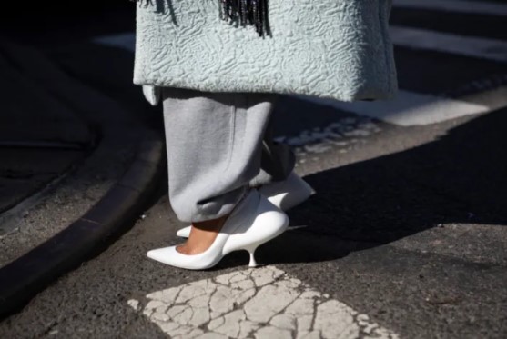 Аксесоари и стилове в уличен стил на Fashion Week NY Аксесоари и стилове в уличен стил на Fashion Week NY 12